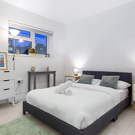 Holiday Home Near Kings Cross Sleep 12 Sp7 London Kültér fotó