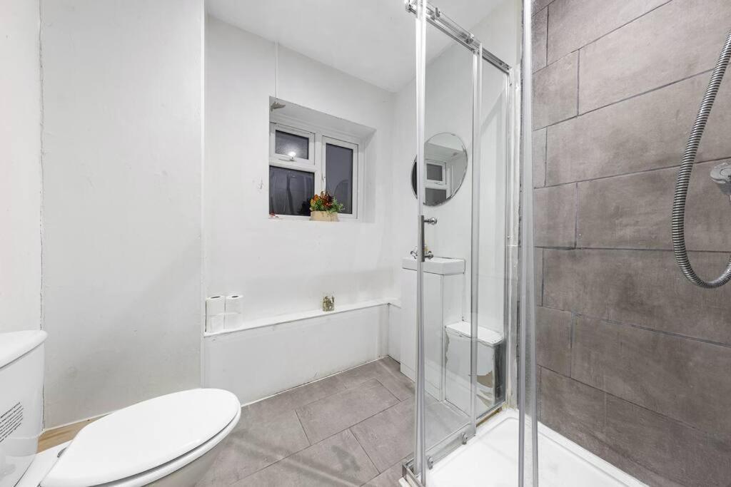 Holiday Home Near Kings Cross Sleep 12 Sp7 London Kültér fotó