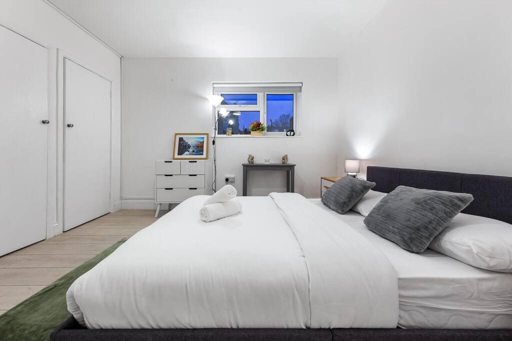 Holiday Home Near Kings Cross Sleep 12 Sp7 London Kültér fotó