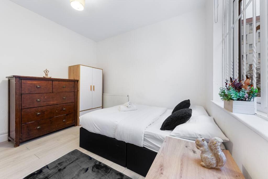 Holiday Home Near Kings Cross Sleep 12 Sp7 London Kültér fotó