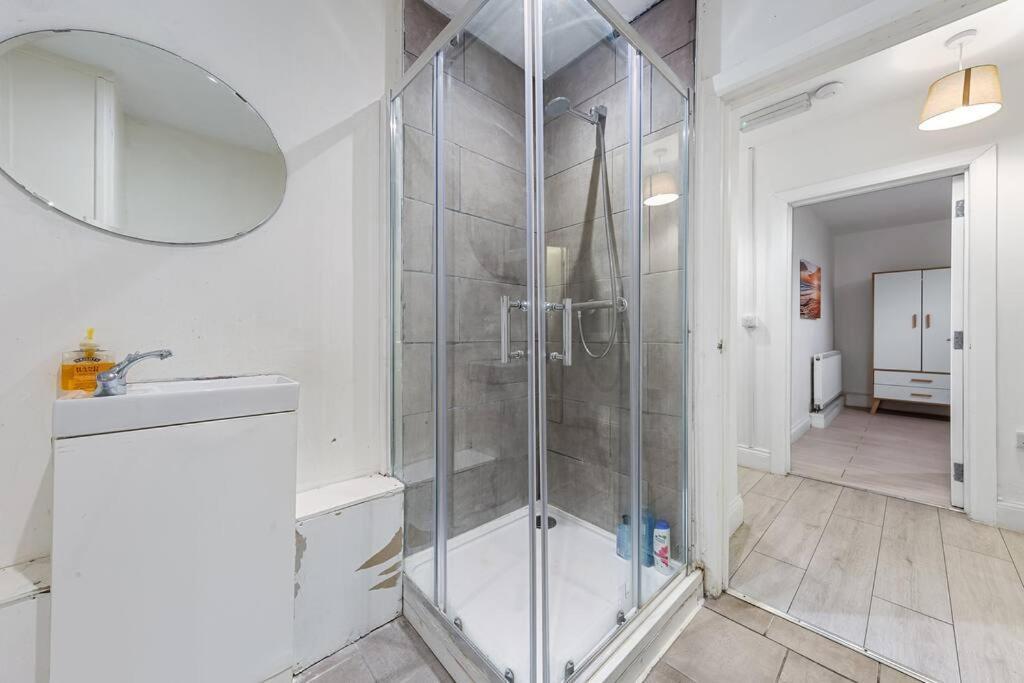Holiday Home Near Kings Cross Sleep 12 Sp7 London Kültér fotó