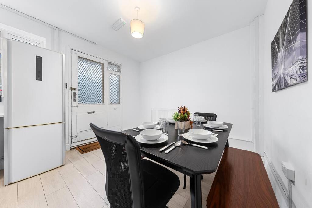 Holiday Home Near Kings Cross Sleep 12 Sp7 London Kültér fotó