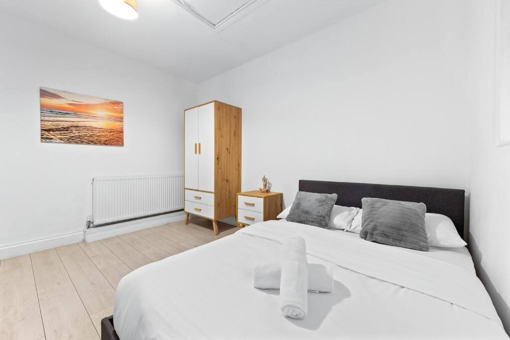 Holiday Home Near Kings Cross Sleep 12 Sp7 London Kültér fotó