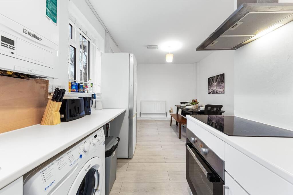 Holiday Home Near Kings Cross Sleep 12 Sp7 London Kültér fotó