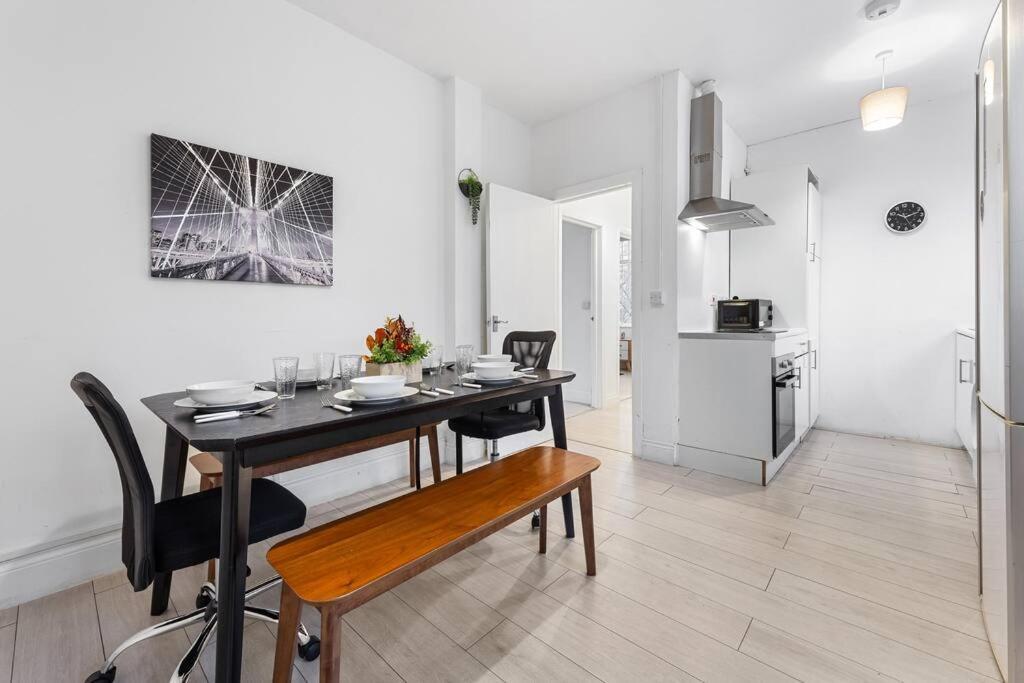 Holiday Home Near Kings Cross Sleep 12 Sp7 London Kültér fotó